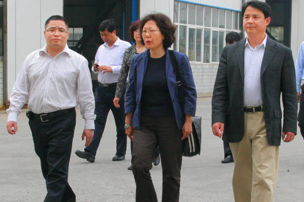 商务部机电和科技产业司副司长刘少军参观亚洲一区二区女搞男