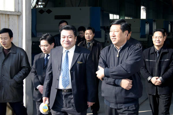 全国人大副委员长张平视察亚洲一区二区女搞男 全国人大副委员长张平视察亚洲一区二区女搞男