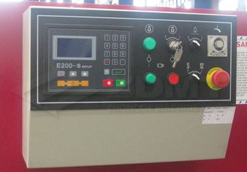E200.jpg E200.jpg