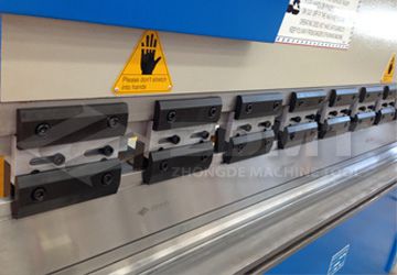 夹具.jpg 夹具.jpg