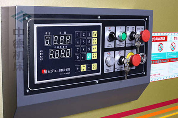 ZDG-632采用MD11简易数控系统.jpg ZDG-632采用MD11简易数控系统.jpg