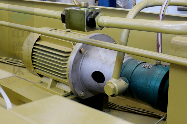 ZDG-632知名品牌电机及优质油泵,动力强劲澎湃.jpg ZDG-632知名品牌电机及优质油泵,动力强劲澎湃.jpg