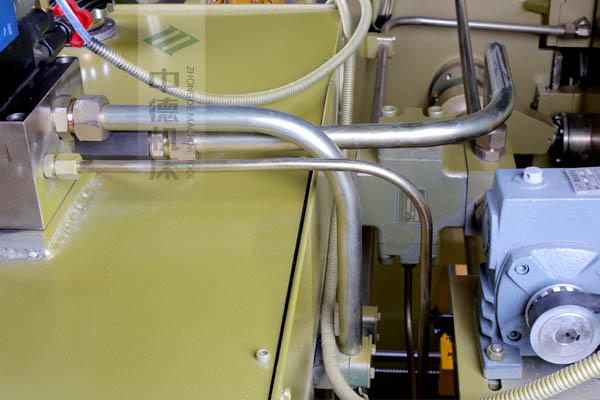 ZDP-10032全金属管套连接,高温不膨胀,可长期保证精度.jpg ZDP-10032全金属管套连接,高温不膨胀,可长期保证精度.jpg