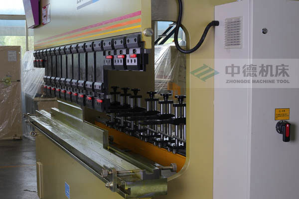 ZDPK-10032巨大开启高度专为制造不锈钢水槽而设计 ZDPK-10032巨大开启高度专为制造不锈钢水槽而设计