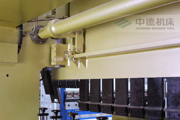 ZDPK-10032配有中德公司最新型扭轴同步装置,强度高,能调节,专利技术 ZDPK-10032配有中德公司最新型扭轴同步装置,强度高,能调节,专利技术