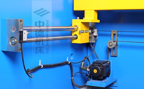 ZDPK-6325-X轴配有滚珠丝杆,伺服电机,钢丝同步带,能显著提升X轴定位精度及速度.jpg ZDPK-6325-X轴配有滚珠丝杆,伺服电机,钢丝同步带,能显著提升X轴定位精度及速度.jpg