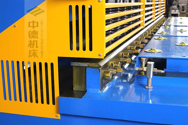 ZDS-2032选用上海优质刀片,使用寿命更长.jpg ZDS-2032选用上海优质刀片,使用寿命更长.jpg